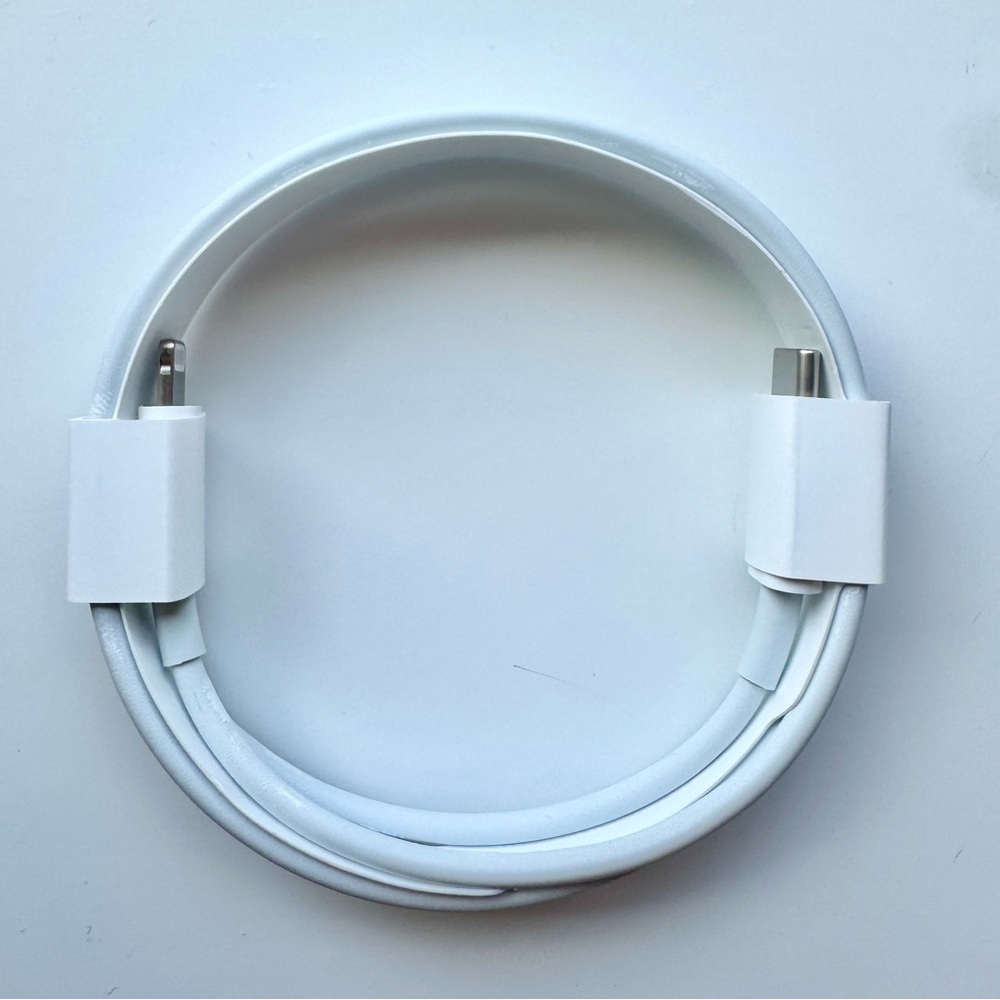 Apple Lightning to USB-C Cable (1 m)